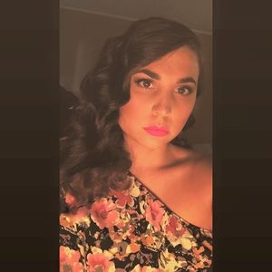 Meet your Posher, Brooke