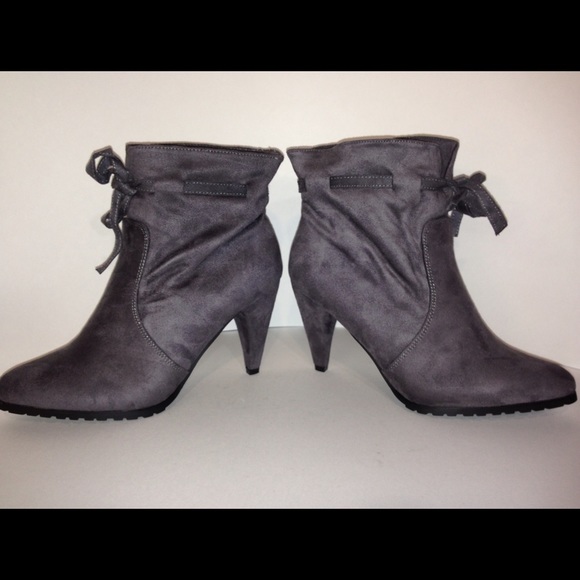 Boots sizes available- 7-8-9-10