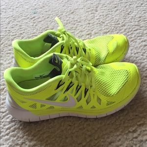 Sold Women's Nike free 5.0 sz9.5 for Karmina only