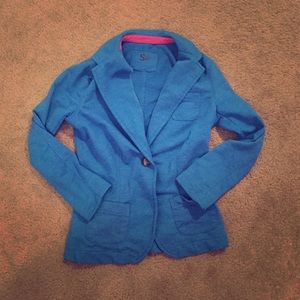 Blue blazers are perfect for the fall collection!