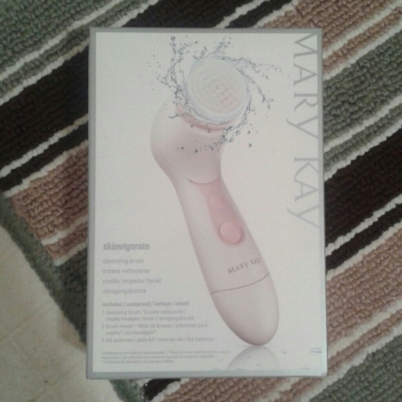 Mary kay skinvigorate cleaning brush