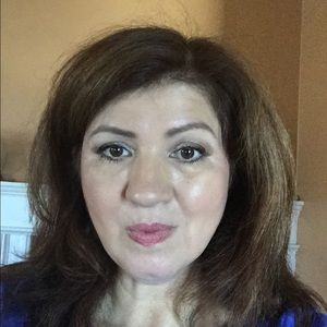 Meet your Posher, Yamira