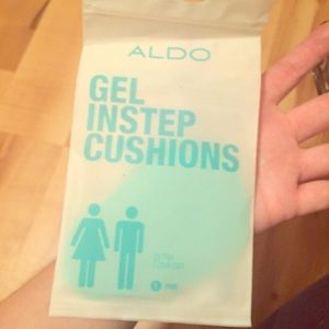 HOLD for yrnvd Brand new ALDO gel steps.