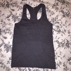 Lululemon tank Size 2