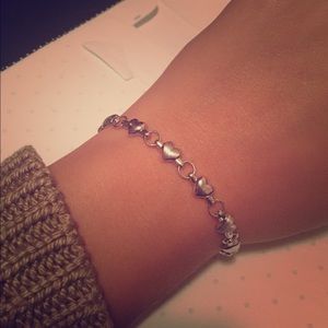 14k White Gold Hearts Bracelet