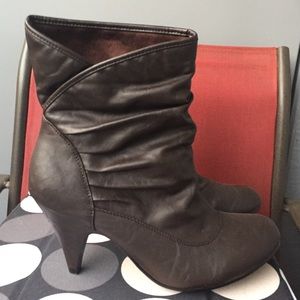 Wild Diva SZ 8.5 Short Boot 💥Flash sale