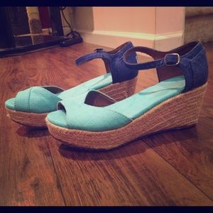 Toms wedge blue sandals sz 5.5