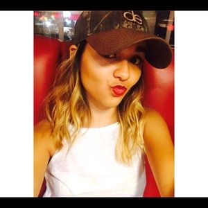 Meet your Posher, Daniela