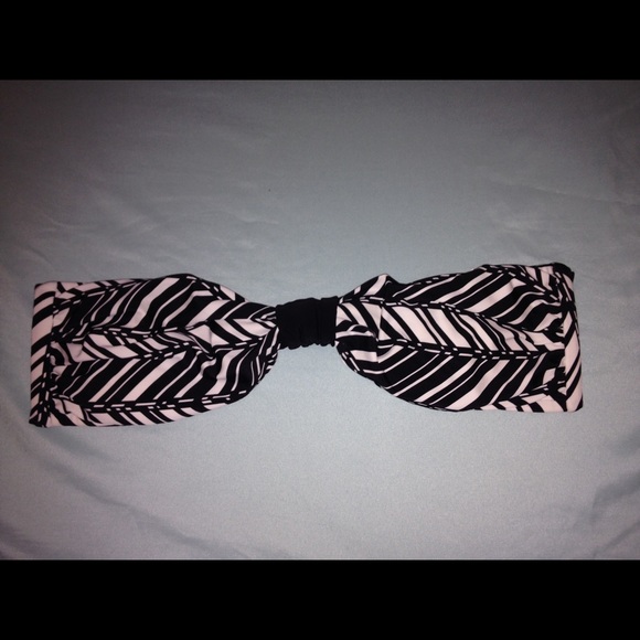 Black and white bikini top