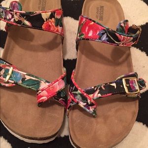 Cute floral birckenstock type sandals size 8