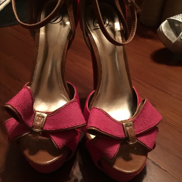 Heels - Picture 2 of 2
