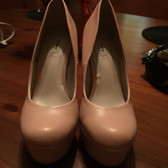 Heels - Picture 2 of 2
