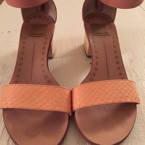 SOLD dolce vita foxie leather heel sandal - Picture 2 of 4
