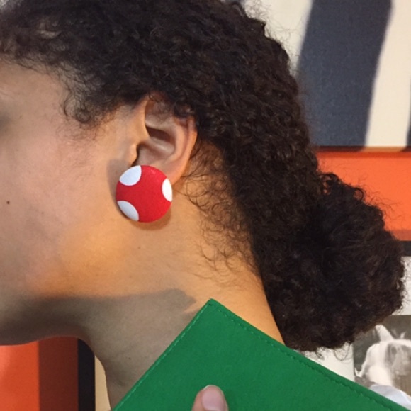 Handmade red and white polka dot button earrings - Picture 1 of 2