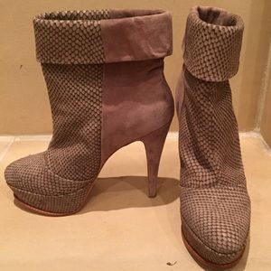 Dolce Vita beige boots