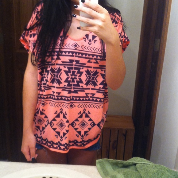 Tribal print shirt. - Picture 2 of 2
