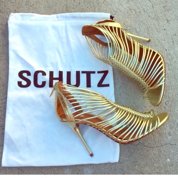 SCHUTZ Shoes - Schutz strapping gold stilettos sz 10