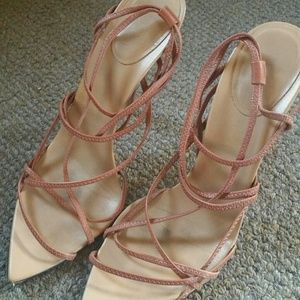 🎉 HOST PICK🎉Authentic Gucci sandals size 8.5