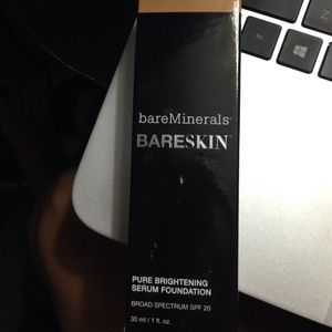 Bare minerals bareskin foundation in bare natural