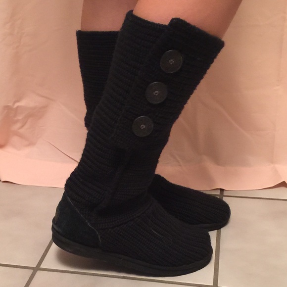 🚫Sold in bundle do not purchase🚫Black Cardy UGGS