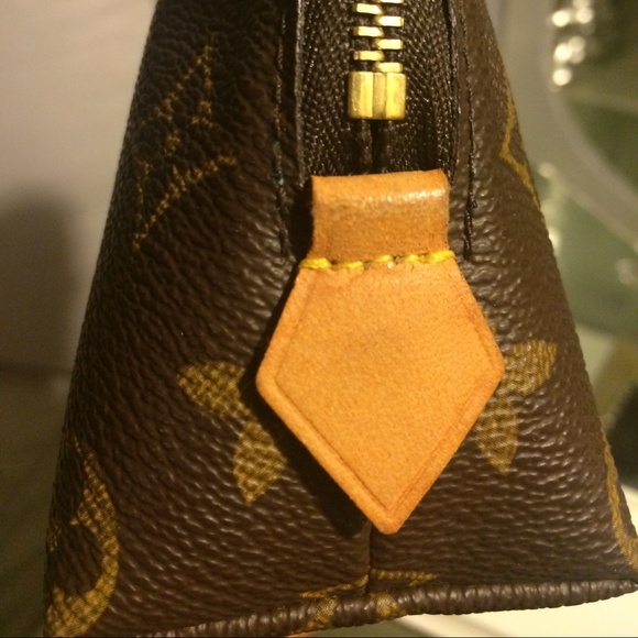 ⛔️SOLD on trdsy⛔️ 💯 Authentic LV Cosmetic Bag - Picture 3 of 4