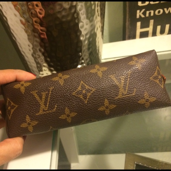 ⛔️SOLD on trdsy⛔️ 💯 Authentic LV Cosmetic Bag - Picture 4 of 4