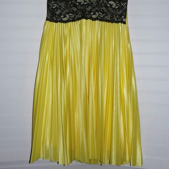 Marilyn Monroe replica dress in yellow. Large. - Picture 2 of 4