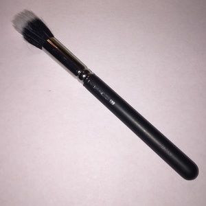 💯 AUTHENTIC MAC BRUSH #188