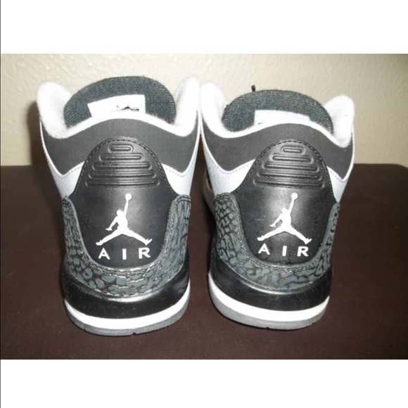 Wolf Grey 3s - Picture 4 of 4