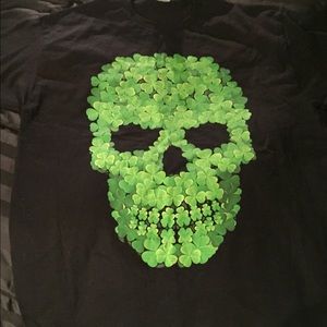 🎀SALE🎀 St. Patty's clover skull shirt