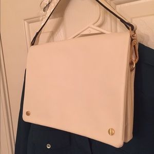 Cross body bag/purse. New. Off white/Cream.