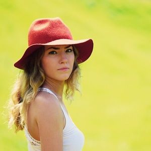 Meet your Posher, Tessa