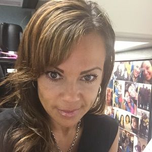 Meet your Posher, Sharon