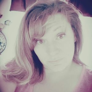 Meet your Posher, Monique