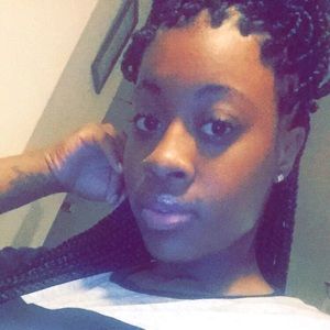 Meet your Posher, Casandra