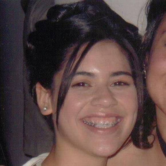 Meet your Posher, Larissa