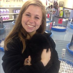 Meet your Posher, Alyssa