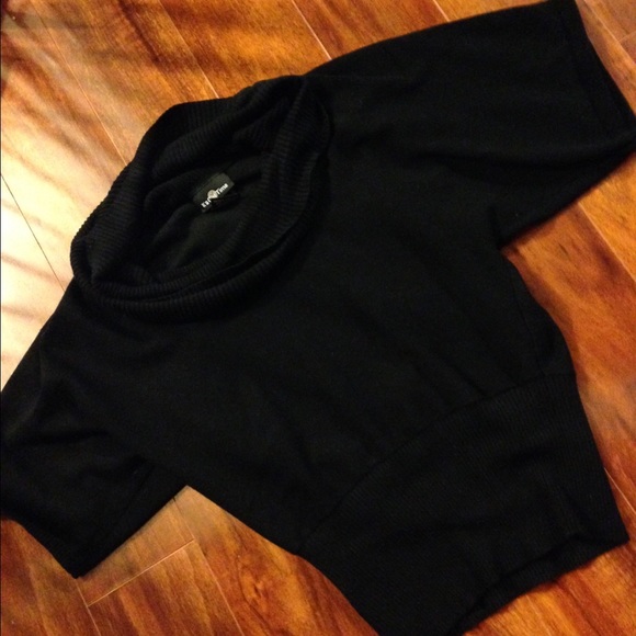 Sz small black sweater in great condition