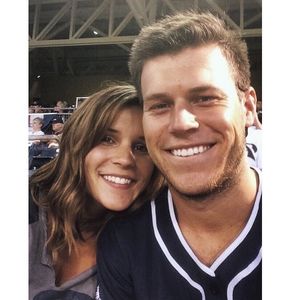 Meet your Posher, Cierra