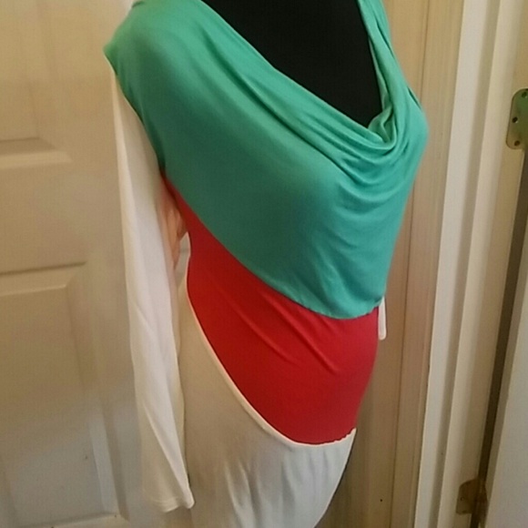Plus size Color block Top - Picture 2 of 4