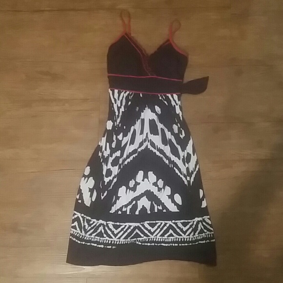 Awesome sun dress - Picture 2 of 3