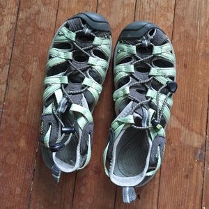 Sz. 6 light green Keens