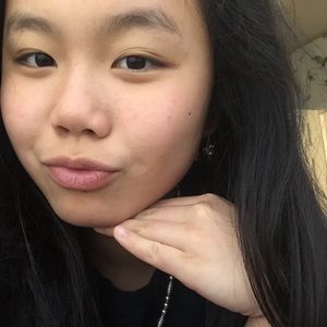 Meet your Posher, Rena