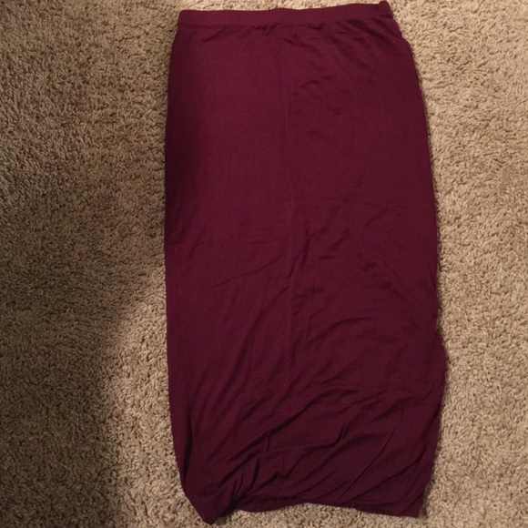 Burgundy high-rise skirt - Picture 3 of 4