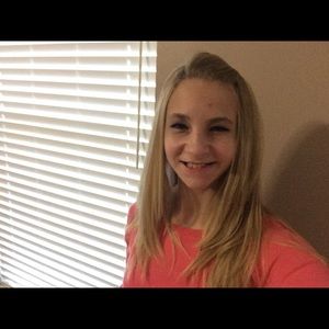 Meet your Posher, Brooke