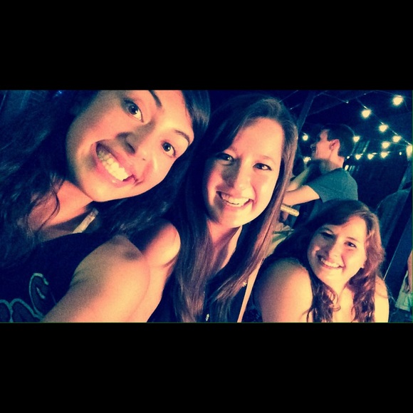 Meet your Posher, Kelsey - Picture 1 of 1