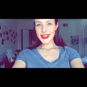 Meet your Posher, Olivia