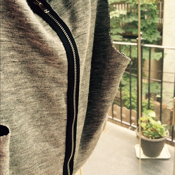 Zara Grey crop top with black back Zipper