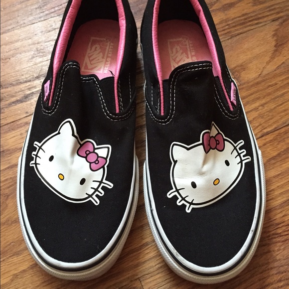 🚨🆑 FINAL PRICE CUT! Hello Kitty Vans Size 7 🆑🚨