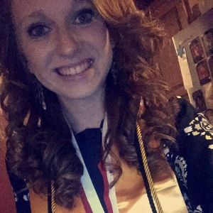 Meet your Posher, Katelyn